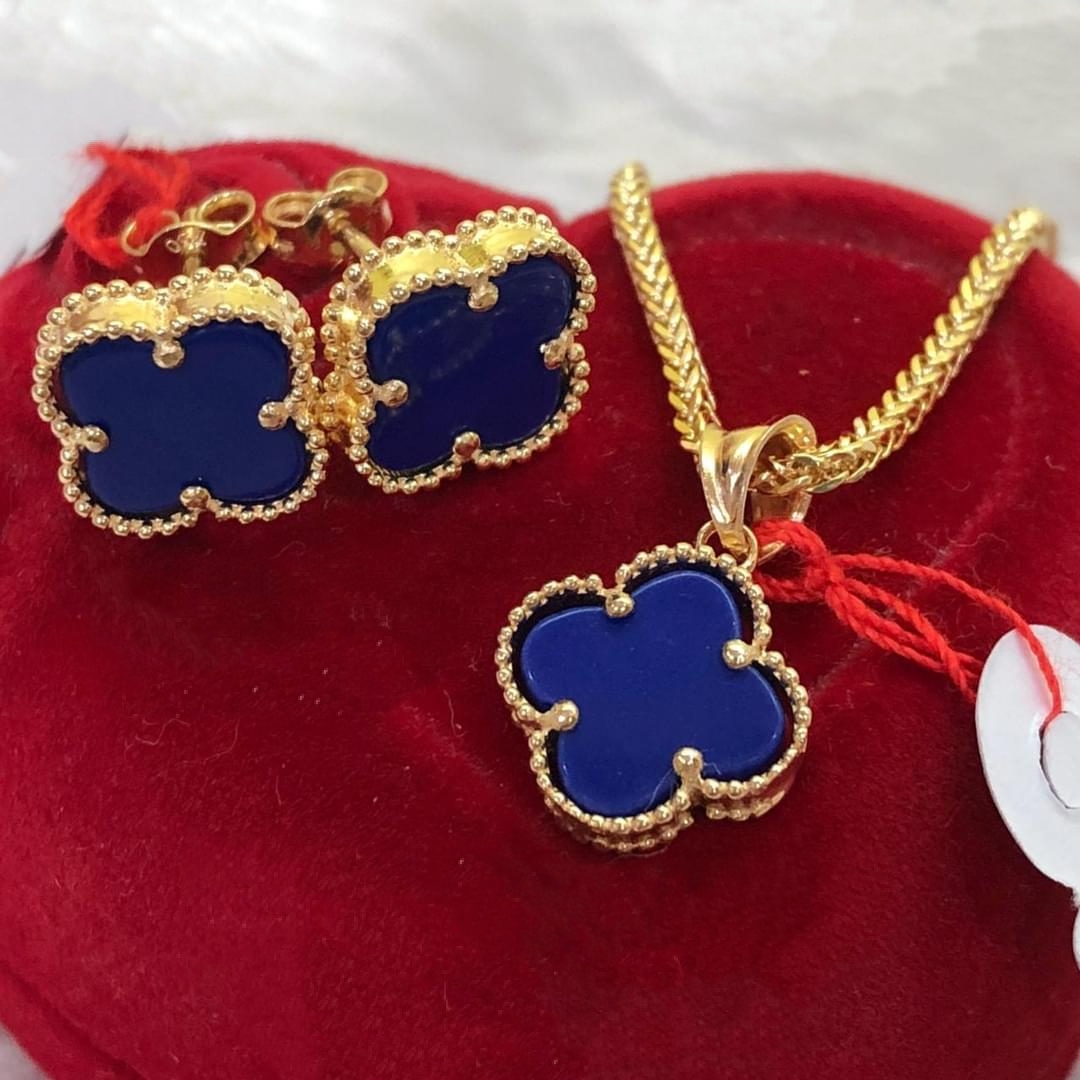 SweetEveryday 18K Gold Waterproof Clover Earrings and Necklace Set