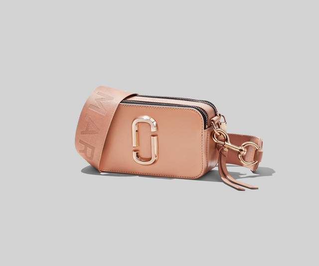 Marc Jacobs The Snapshot Camera Bag Sunkissed Pink in Leather with  Gold-tone - US